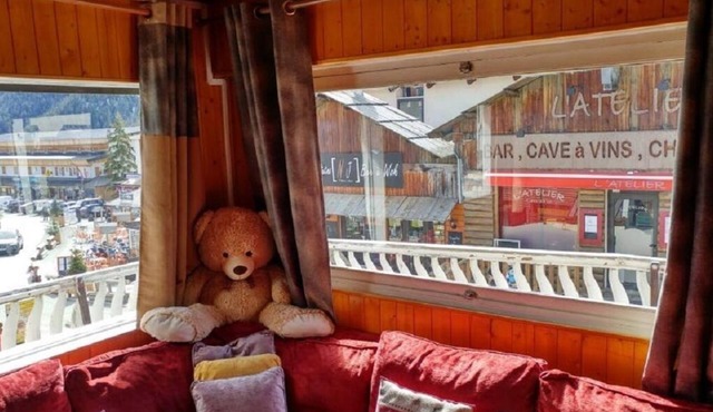 Authentic detached chalet on the Place d'Auron