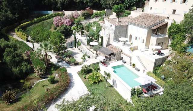 Authentic 16th century mill in the heart of Provence
