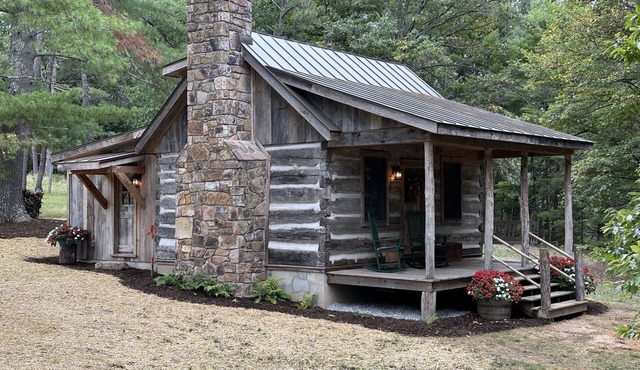 Authentic 1850's log cabin totally renovated