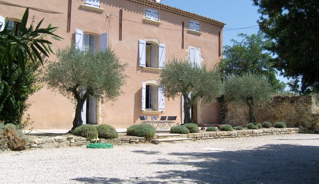 Authentic 18th century Provençal Bastide with swimming pool and tennis court