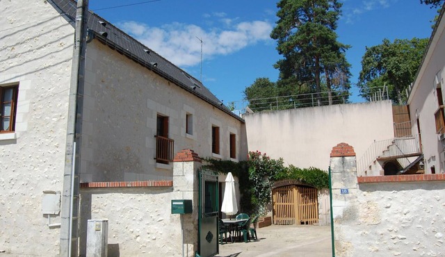 Authentic 19th-Century Winemaker's House in the Loire Valley, 4 Bedrooms, Parking, Garden