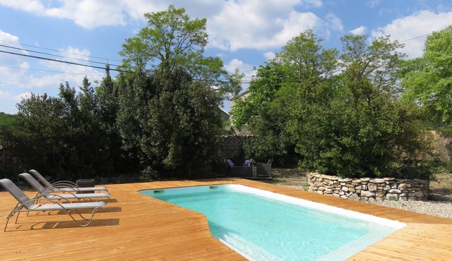 Authentic and modern pool, South Ardeche, 2kms from the river