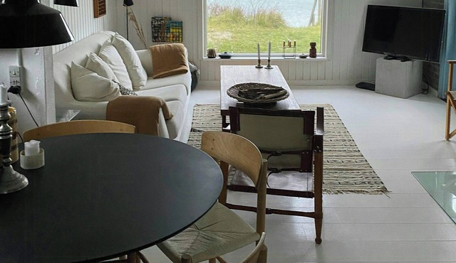Authentic beach house in Ballen