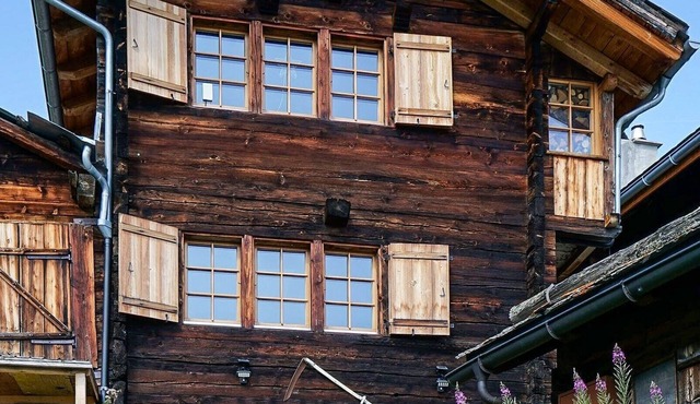 Authentic, beautiful chalet, from 1679. Refurbished. At an altitude of 1,800 m.