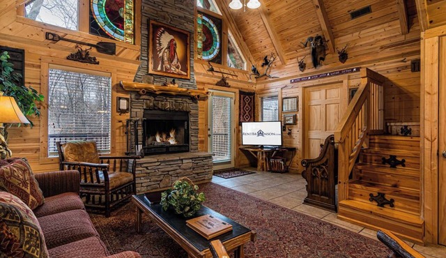 Authentic Cabin, Luxury Decor, Private Hot Tub, Loft, Gametable, Near BigCedar, Free Tickets
