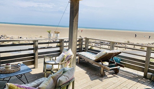 Authentic chalet on stilts facing the sea (15 m) - 4-star services