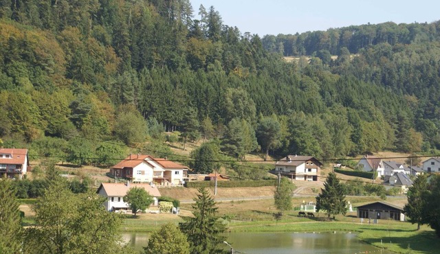 Authentic chalet with terrace in Harreberg