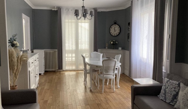 Authentic Charming 2 Bedroom House with Garden near City Center
