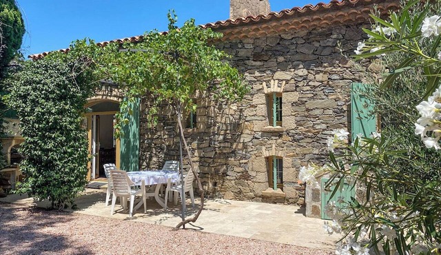 Authentic, comfortable home near shops