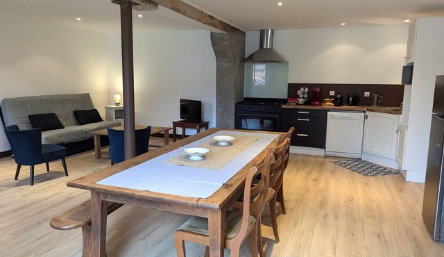 Authentic Cottage in Villemurlin with Garden and Parking