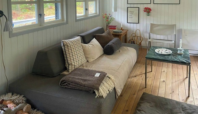 Authentic cottage near beach and woods