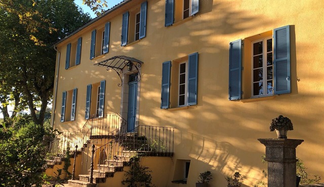 Authentic country house in Provence Verte