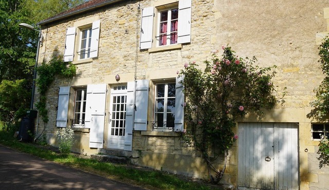 Authentic country house in Tannay with garden