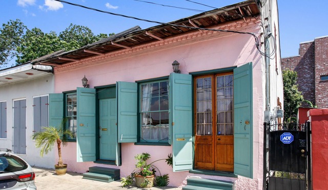 Authentic Creole Cottage - Steps to French Quarter