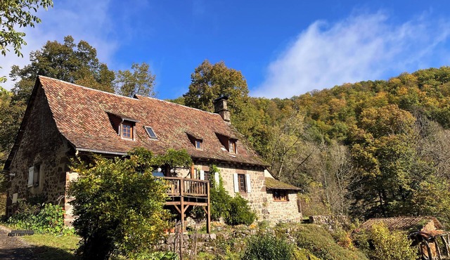 Authentic, family-run Auvergne house in a unique setting.