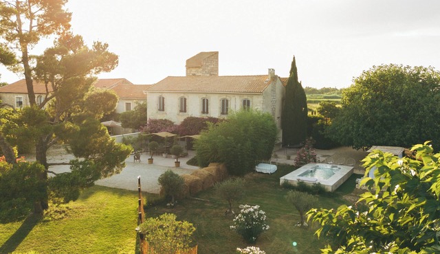 Authentic farmhouse with heated spa and swimming pool