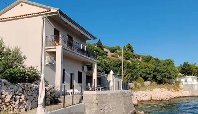 Authentic fisherman's house in a peacefull village.Between mountain and the sea.