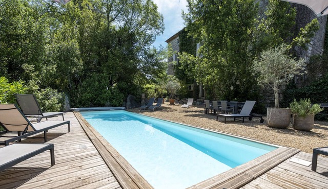 Authentic former farmhouse with swimming pool