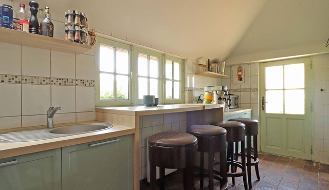 Authentic house with pool, fireplace, and golf in the Perche