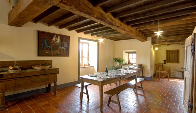 Authentic cottage for 12 with terrace in countryside