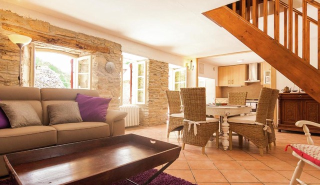 Authentic farmhouse with heated pool 12x6 close to a river on a beautiful spot