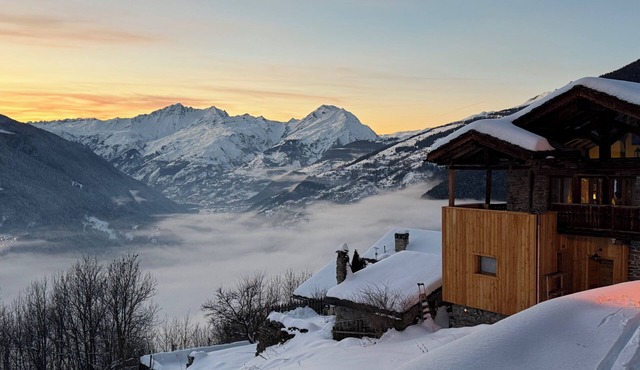 Authentic chalet near Val d'Isère with jacuzzi and breathtaking views