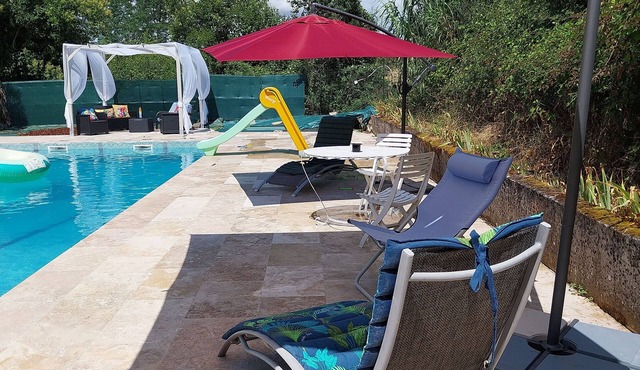 Authentic Gironde manor house in the heart of nature