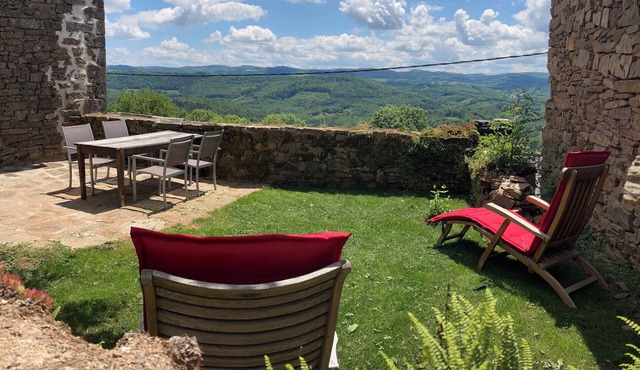 Authentic house in a small village, Nord-Aveyron, Aubrac, Le Lot