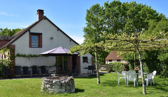 Authentic holiday home in Oussoy-en-Gâtinais