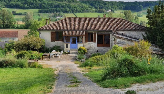 Authentic house, quiet location, magnificent view, horse stalls