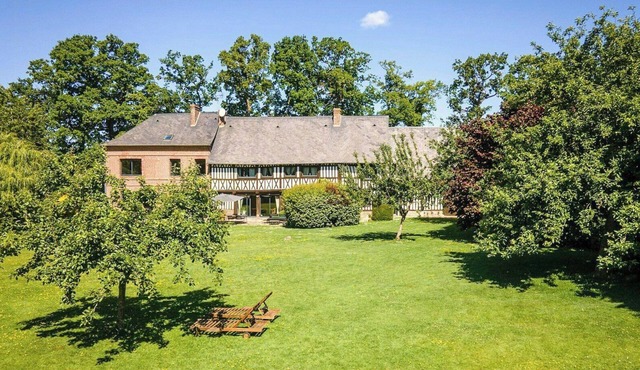 Authentic house with pond near Étretat