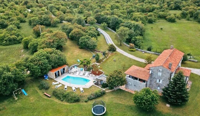 Authentic Istrian property with private pool in Groznjan