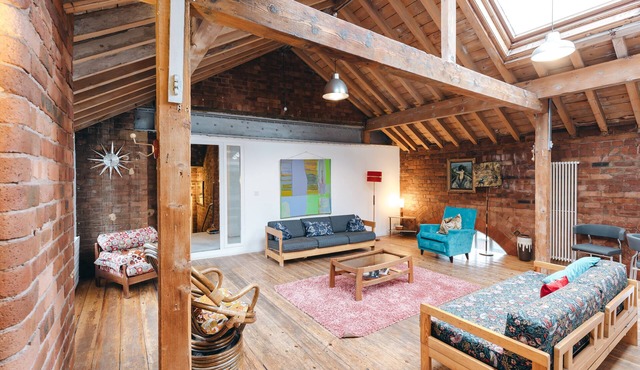 Authentic Loft Apartment/Penthouse