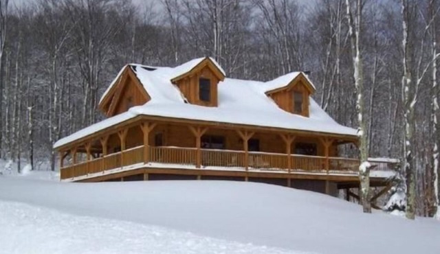 AUTHENTIC LOG CABIN-11 Acre Lake, Central AC, Hot tub, WiFi