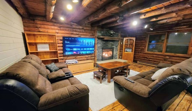 Authentic Log Cabin in the Pocono Mountains