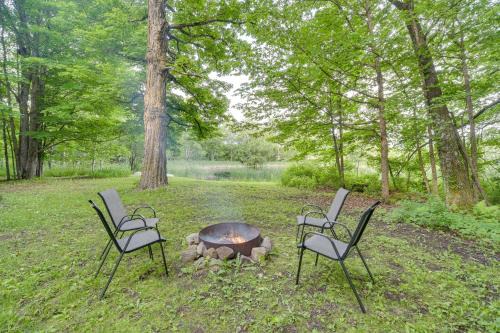 Authentic Log Cabin with Private Pond in Glidden