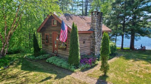 Authentic Maine Log Cabin Lakefront Cozy