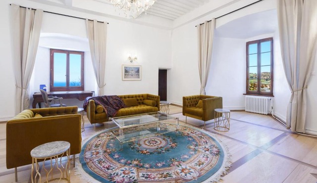 Authentic Middle Ages apartment in the Castle