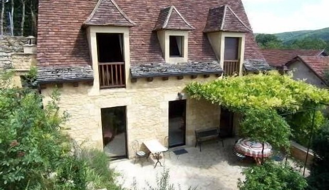 Authentic Périgourdine house comfort & calm