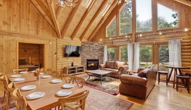 Authentic Pocono Log Cabin | Hot Tub | Lake Access