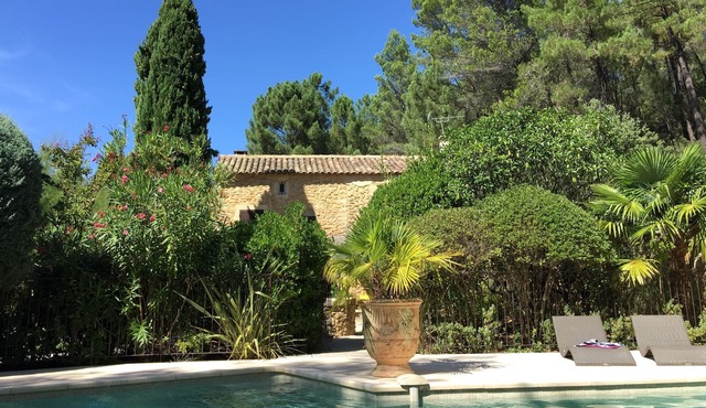 authentic Provencal farmhouse 290 m² air-conditioned