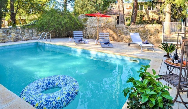 Authentic Provencal mas in Mornas