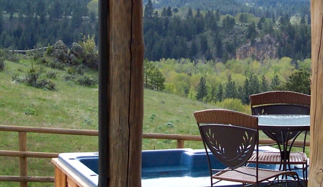 Authentic Quaint Log Cabin on 2400 Private Acres w/Stellar Views & Hot Tub