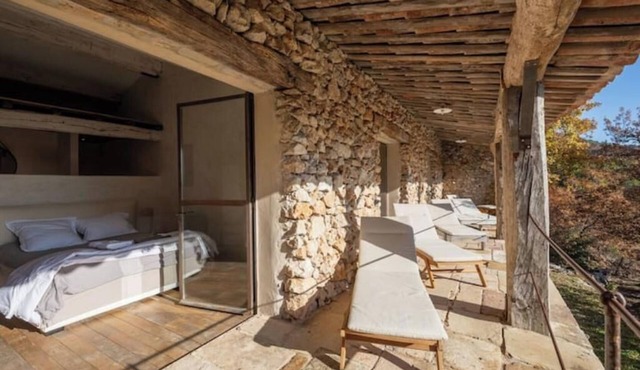 Authentic Renovated Sheephold in Provence