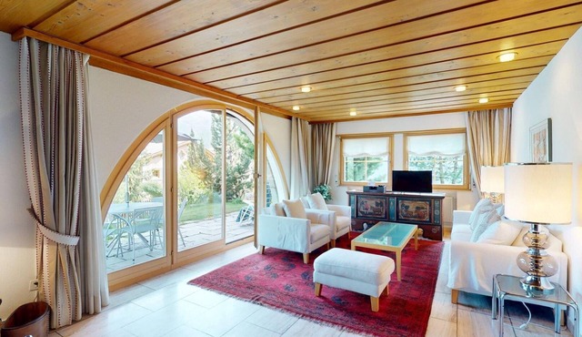 Authentic semi-detached holiday home in a quiet location on the outskirts of Cel