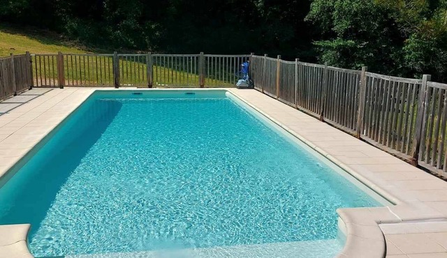 Authentic small Périgord house with salt pool at the gates of SARLAT
