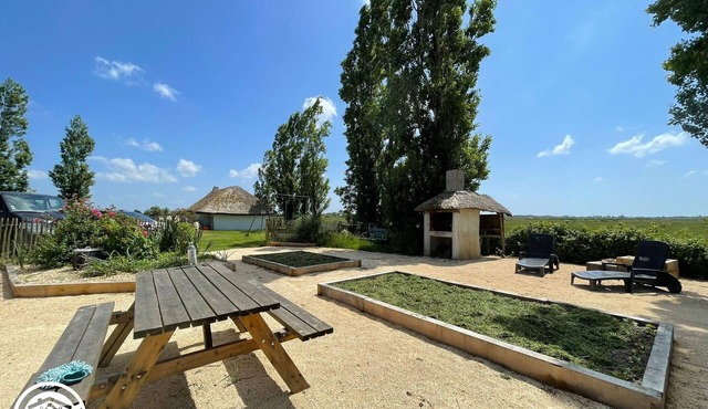 Authentic Stay in Traditional Cottages in Beauvoir-sur-Mer