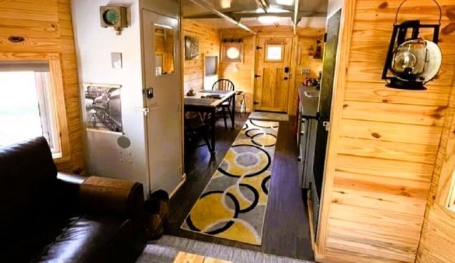 Authentic Train Caboose! 5 min to Desoto Falls, Park, Mentone & LT River Canyon