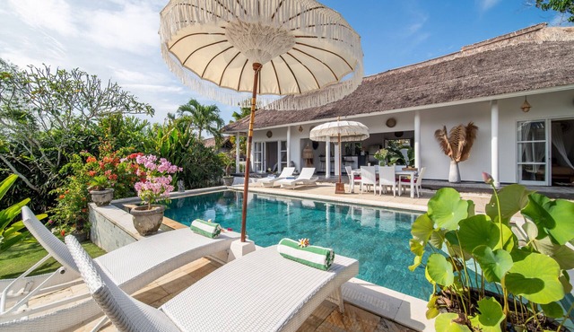 Authentic Uluwatu Sanctuary - 3BR Villa