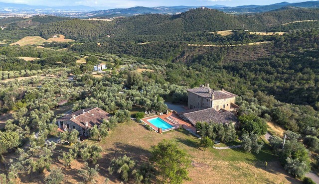 Authentic Umbrian Escape with Pool & Olive Grove in Umbria